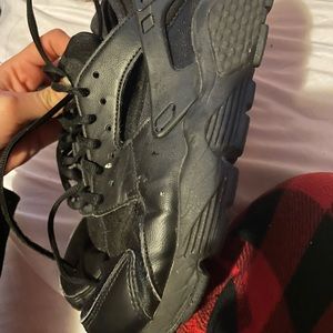 Black huarache